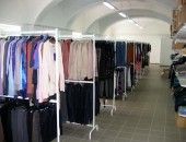 Urgent! Muncitori la depozite de haine și bijuterii
