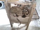 Продам зернодробилку механическую