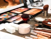 Personal la depozite de produse cosmetice. Germania